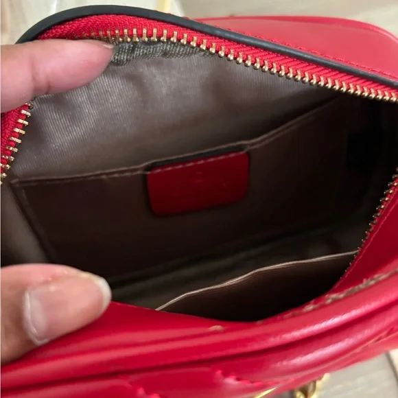 Gucci Red and Gold Crossbody Bag with Chevron Quilting - Picture 5 of 7